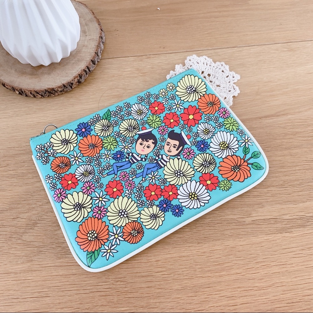 Korean ooh la la makeup storage bag
